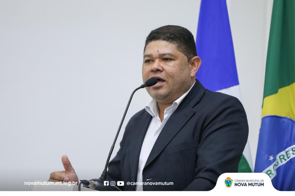 Altair pede estudo para implantação de melhorias no trânsito da Rua dos Mamoeiros em Nova Mutum