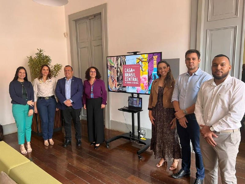 Equipe da Secretaria de Estado Adjunta de Turismo de Mato Grosso abriu a exposição na cidade carioca. - Foto por: Arquivo pessoal