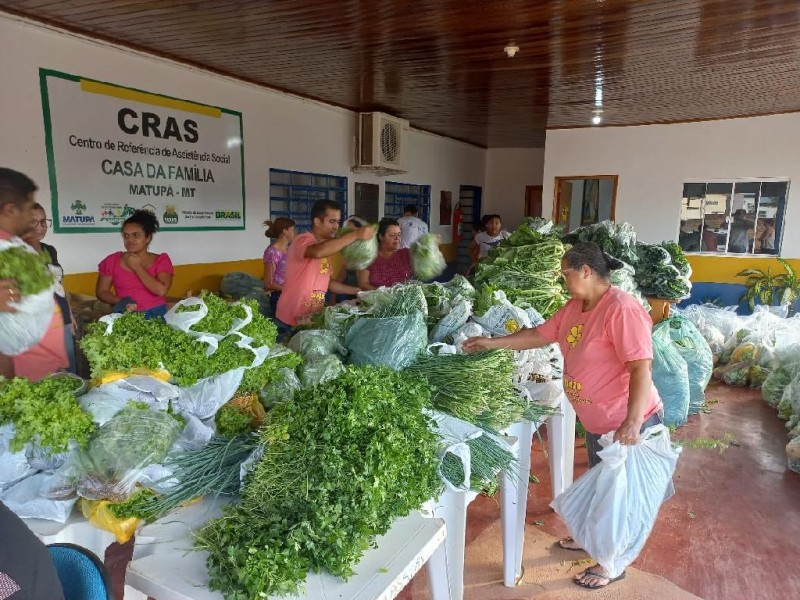 Entregas dos alimentos realizadas no CRAS de Matupa, o mesmo ocorre em outros municípios do Estado - Foto por: Empaer-MT