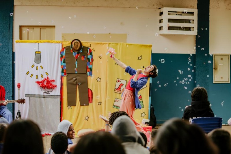 O projeto “Casa Coração nas Escolas” é uma realização de Nina Ricci e Instituto Kurâdomôdo, em parceria com a Secretaria de Estado de Cultural, Esporte e Lazer e da Assembleia Legislativa de Mato Grosso - Foto por: Jú Queiroz
