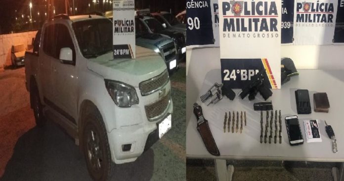 Dupla é pega com armas de fogo na Capital