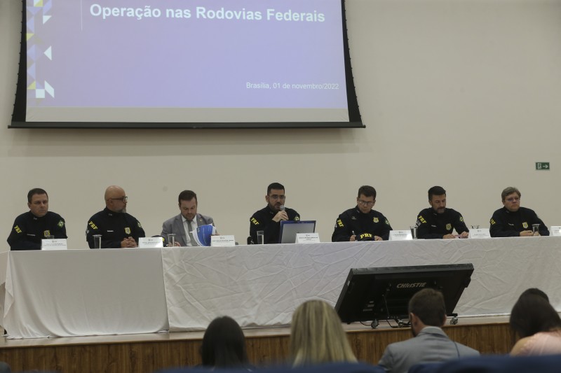 Diretoria da PRF nega ter se omitido e permitido bloqueios em rodovias