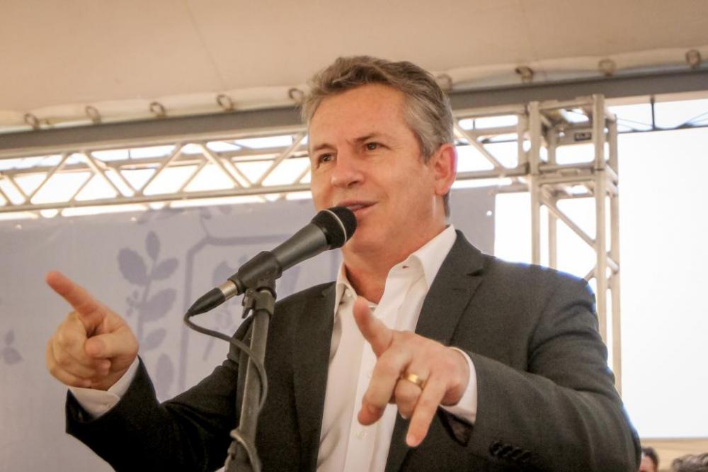 “Estamos ajudando 1.424 famílias que precisavam desse apoio do Estado”, afirma governador