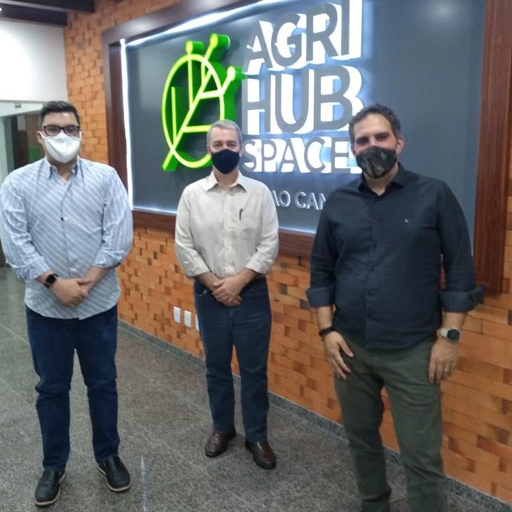 Representantes da Sedec conhecem projeto AgriHub