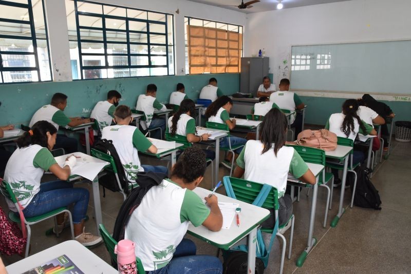 Mais de 35 mil estudantes do 1º Ano e Educação de Jovens e Adultos estão participando da Prova Cuiabá
