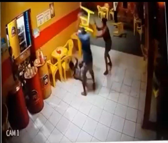 Marido é preso suspeito de esfaquear mulher e cliente por ciúmes em bar de MT