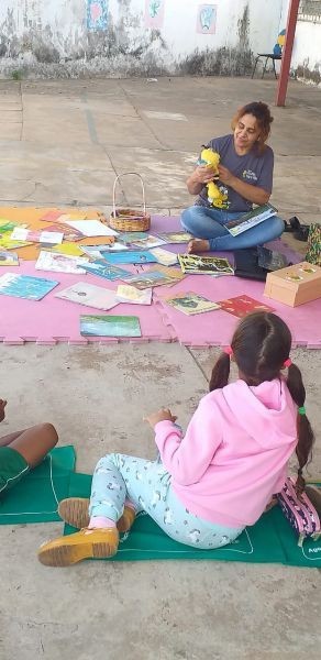 Estudantes lançam livros em noite de autógrafos nesta sexta-feira (16)