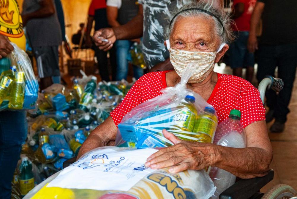 Moradores de Mata Cavalo de Baixo, Ponta da Estiva e Aguaçu de Cima recebem cestas básicas