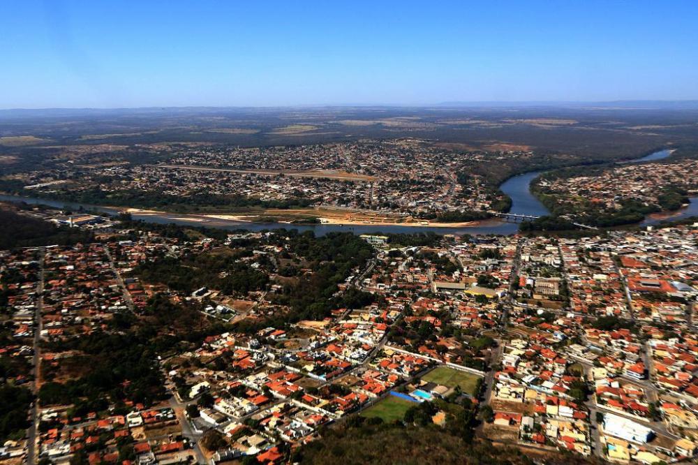 Barra do Garças e Santa Carmem comemoram aniversários com obras, repasses em dia e ações na saúde