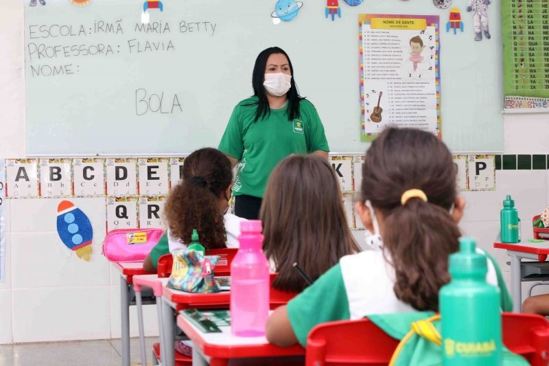 Alunos da rede pública de Cuiabá recebem medalha de ouro e bronze na Olimpíada Brasileira de Matemática
