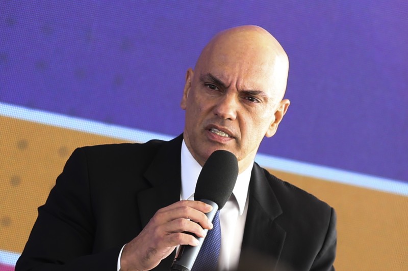Moraes: quem financiou e incentivou atos golpistas será punido