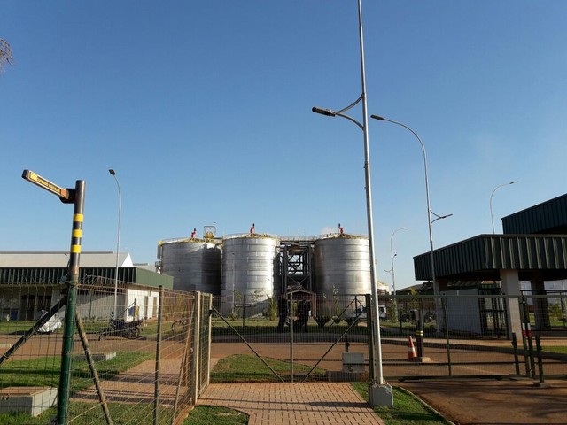 Usina de etanol de milho é inaugurada em MT e deve produzir 1,5 milhão de litros de álcool ao dia