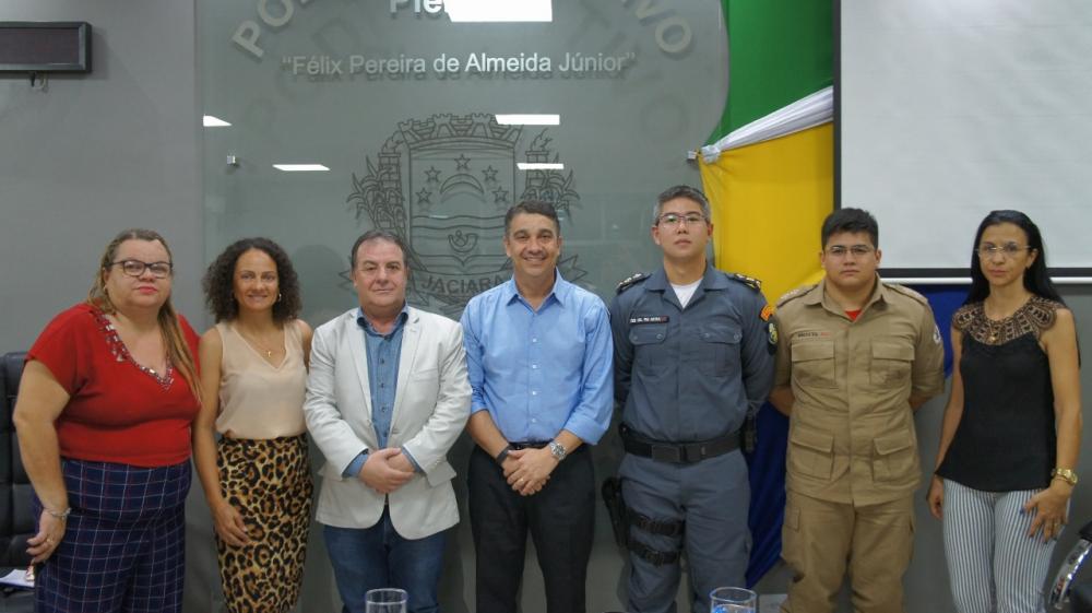 Fávero vai à Jaciara debater implantação da escola militar