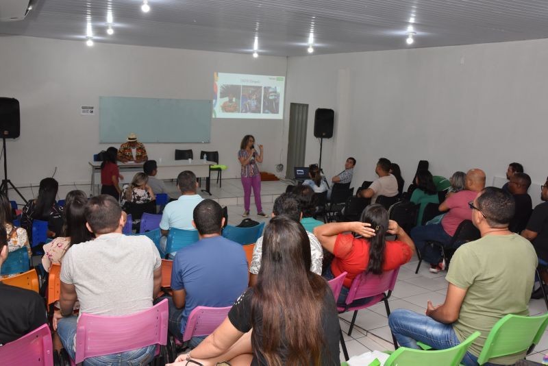 Palestra durante a Semana Pedagógica reúne profissionais da Educação, pais e alunos
