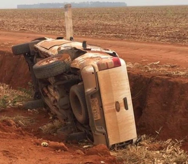 Acidente com caminhonete que levava pacientes a posto de saúde mata um e fere nove em MT