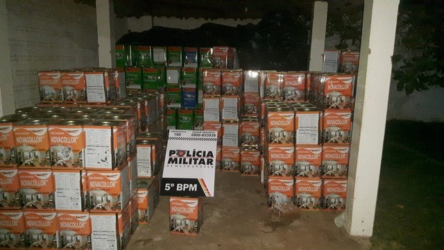 Mais de 750 latas de tinta falsa são apreendidas e golpistas são presos em MT