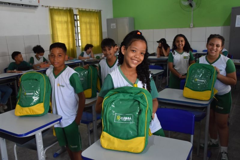 Mais de 56 mil estudantes voltam às aulas em 169 unidades da rede municipal de Cuiabá