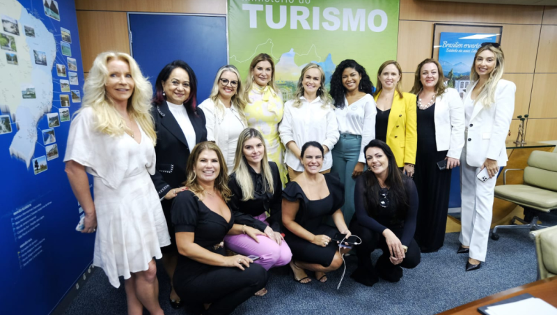 Ministra do Turismo, Daniela Carneiro, recebe Instituto Virada Feminina