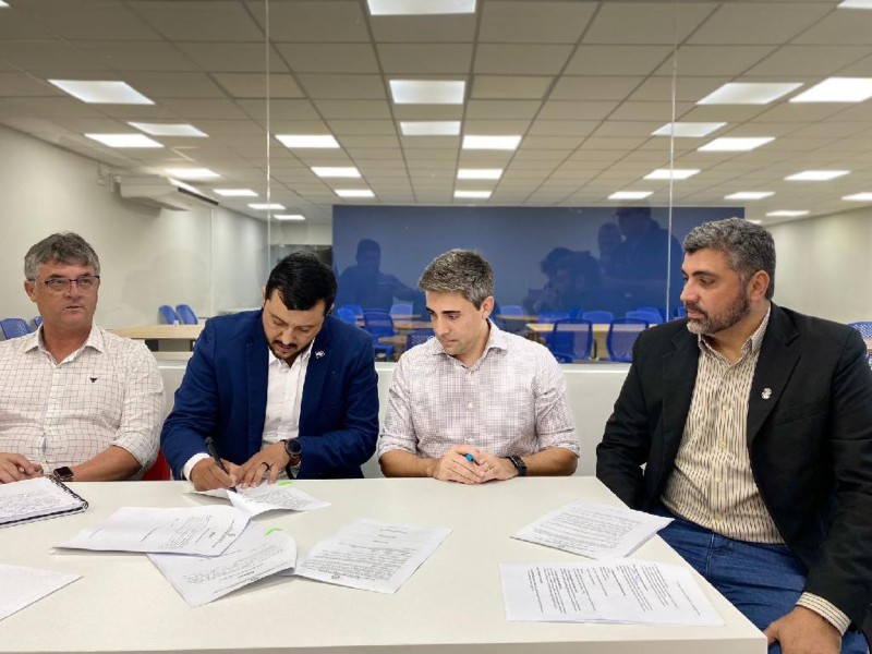 Governo lança edital para fomentar a pesquisa, desenvolvimento tecnológico e inovação nas escolas públicas