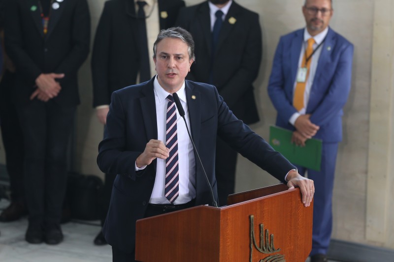 MEC retomará 4 mil obras em universidades e institutos federais