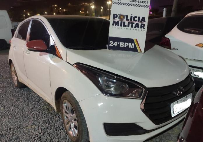 Veículo roubado é recuperado durante abordagem em Cuiabá