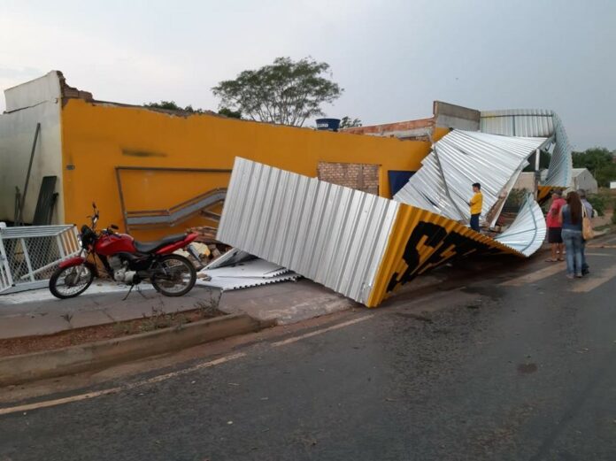 Vendaval deixa cidade de Mato Grosso sem energia elétrica, telefone e internet