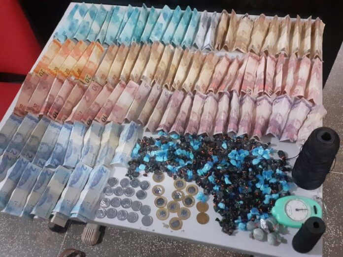 Policiais identificam casa usada como boca de fumo em Poconé