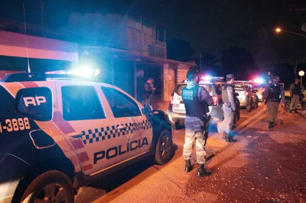 Mulher é presa por matar o marido com facada em Vila Rica