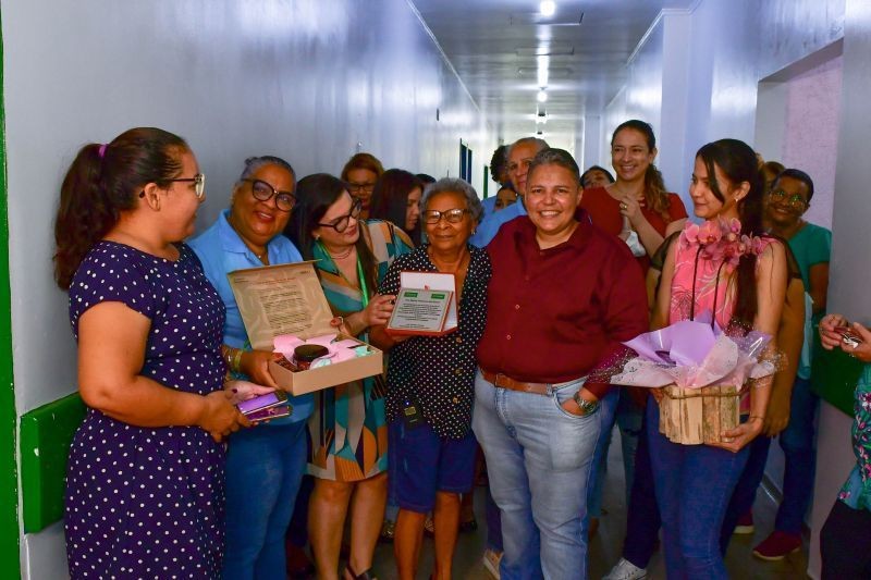 Servidora que dedicou 43 anos de vida ao Pronto-Socorro antigo é homenageada no Dia da Mulher