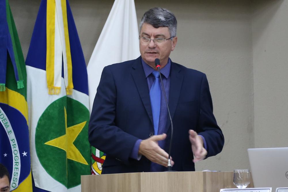 Visera atende morador e cobra criação de rua em bairro de Sinop