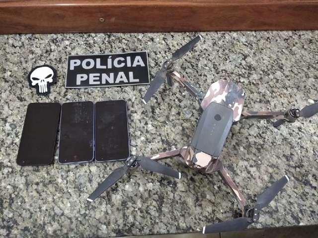 Drone que carregava celulares para presídio é apreendido pela polícia em MT