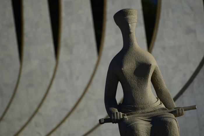 Maioria do STF derruba prisão especial para quem tem curso superior