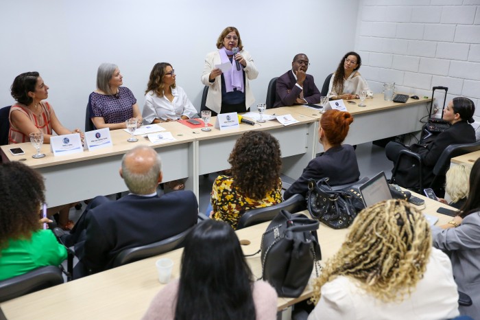 Ministros e primeira-dama visitam Central de Atendimento à Mulher