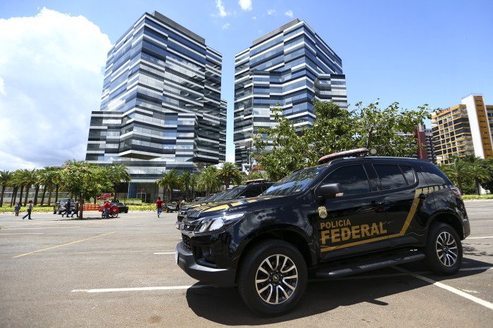 Bolsonaro chega à Polícia Federal para depor sobre joias sauditas