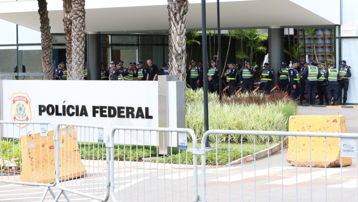 Bolsonaro depõe à PF por três horas sobre joias sauditas