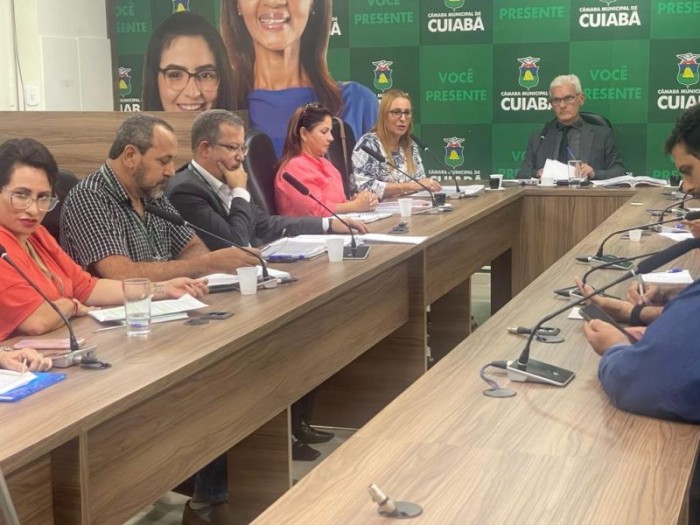 Gestores participam de reunião para tratar do atendimento prestado pelos cuidadores de alunos com deficiência