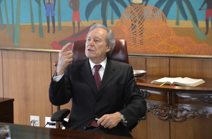 Um dia após deixar STF, Lewandowski recebe carteira da OAB