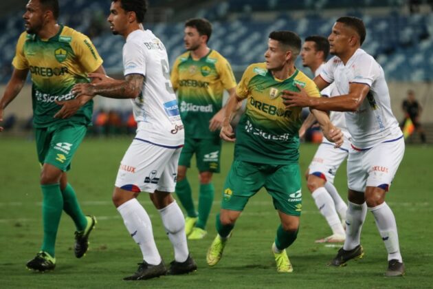Série B: Cuiabá empata com o Paraná na Arena Pantanal