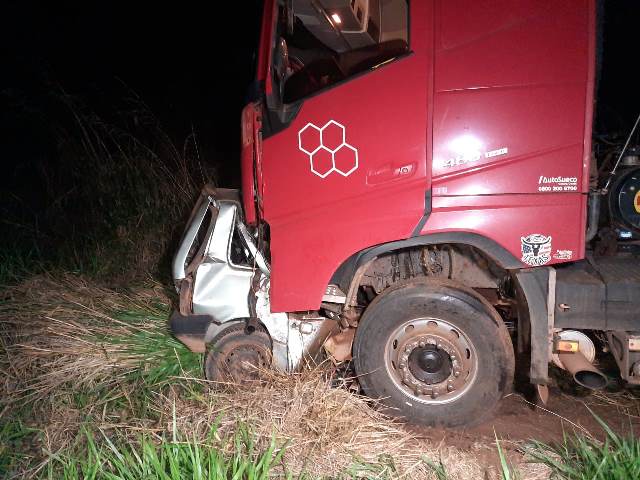 Menor pega carro escondido dos pais e morre após sofrer acidente em MT