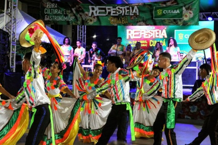 Comerciantes que participam do Refestelá comemoram o sucesso do evento
