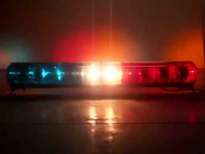 Policiais encontram duas crianças sozinhas em casa; pai e a mãe são usuários de droga