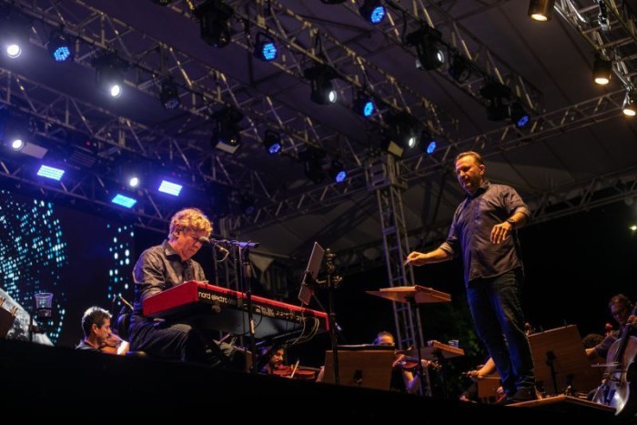 Aniversário de Cuiabá: Concerto da Sinfônica da UFMT e Flávio Venturini reúne 12 mil pessoas no Parque das Águas