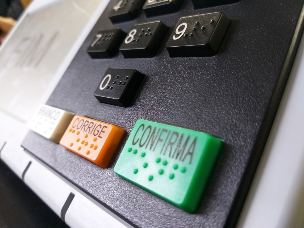 Mudança em sistema causa demora na apuração de votos em MT e atrasa divulgação de resultado, diz TRE