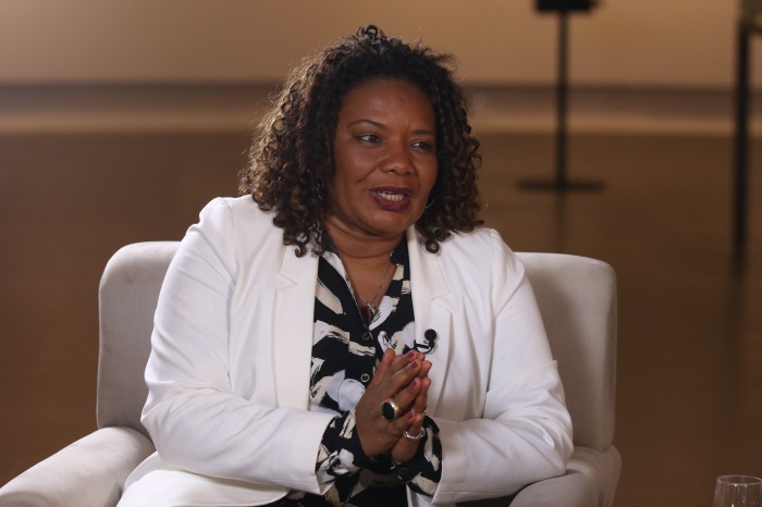 Lei Paulo Gustavo é para descentralizar recursos, diz ministra