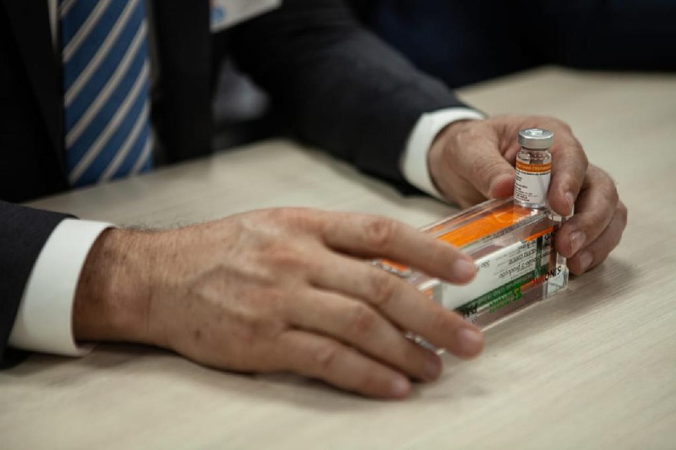 Governador de MT formaliza intenção de adquirir vacina do Butantan caso União não disponibilize imunização