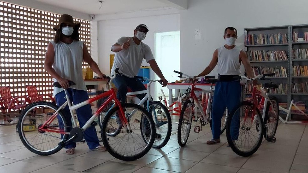 Presos reformam bicicletas para doar a crianças carentes no fim de ano em MT