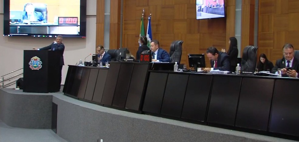 Deputados aprovam nível superior e concurso público para policiais penais em MT