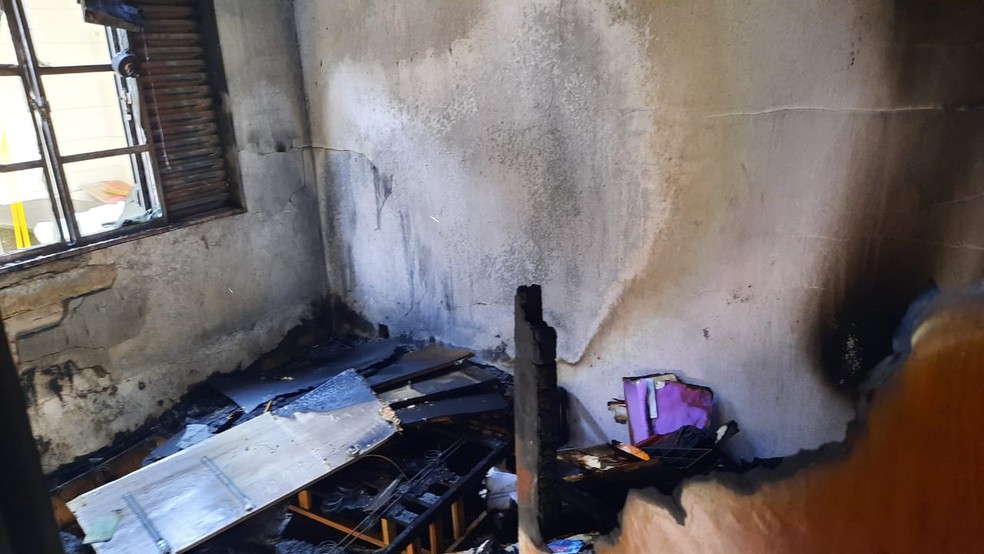 Ex-marido ameaça mulher e incendeia casa por não aceitar fim do relacionamento em MT