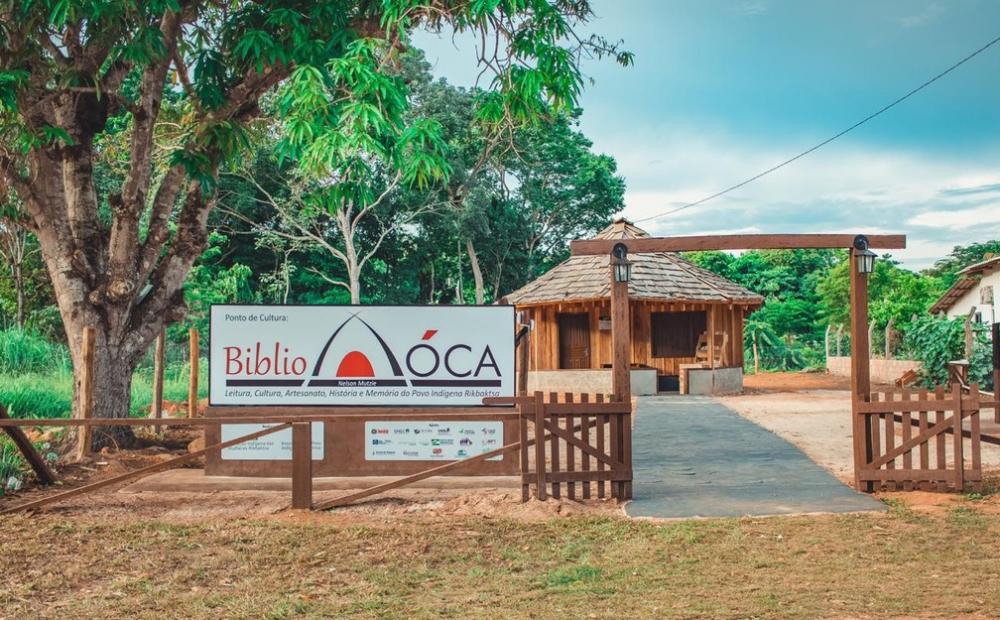 Primeira biblioteca indígena de MT é inaugurada com livros históricos e artesanatos