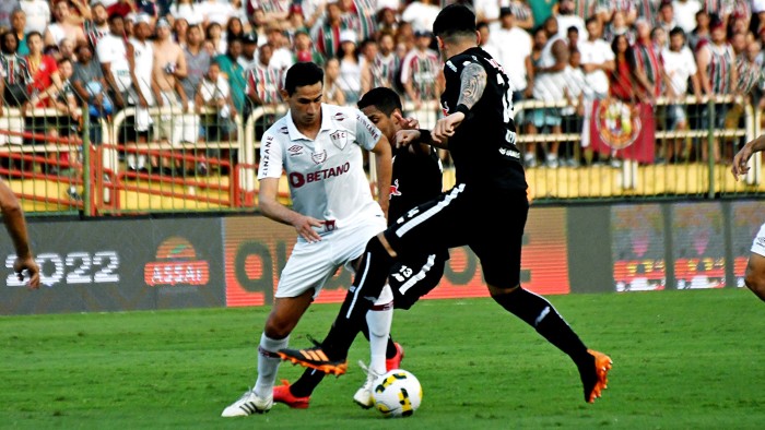 Sem vencer há 5 jogos, Fluminense recebe Bragantino pelo Brasileirão